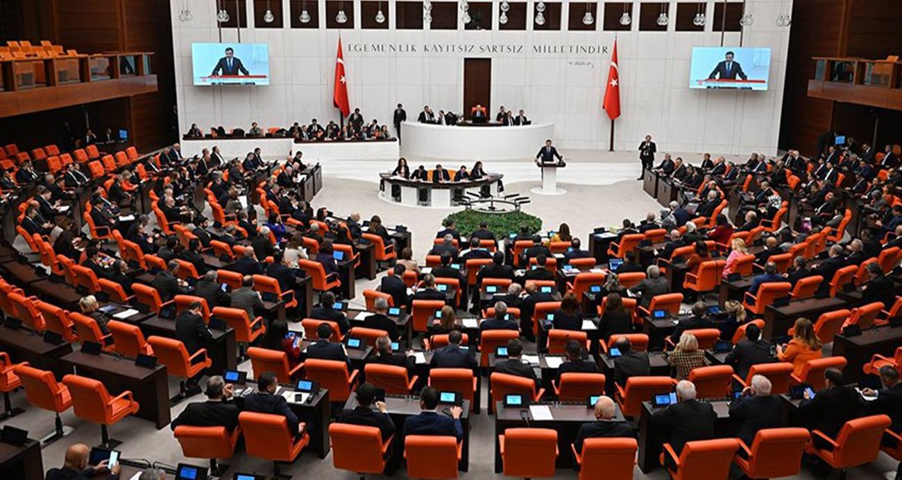 &quot;Teröre karşı bildiri&quot; tezkeresi kabul edildi