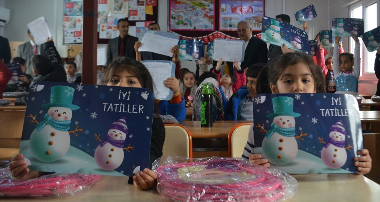 Konteyner okulda karne heyecanı