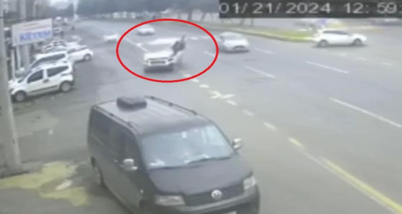 Diyarbakır’da feci kaza güvenlik kamerasına yansıdı: 1 ölü, 3 ağır yaralı