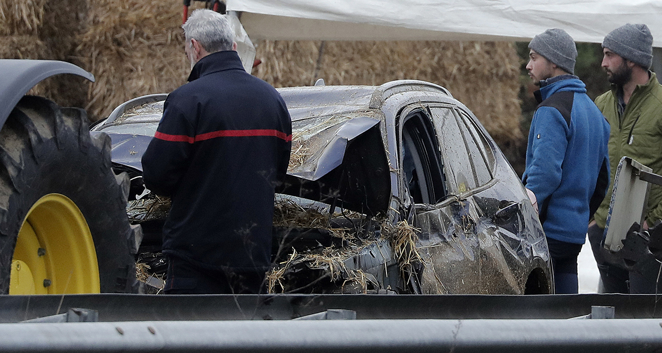 Fransa’da araç eylem yapan çiftçilerin arasına daldı: 1 ölü