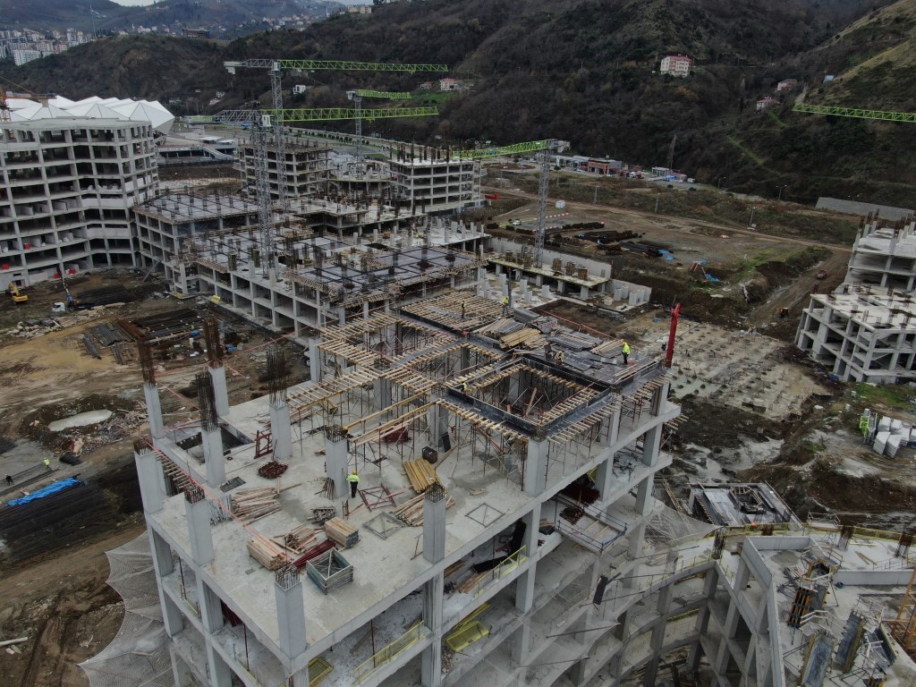 Trabzon Şehir Hastanesi’nin inşaatı yükseliyor