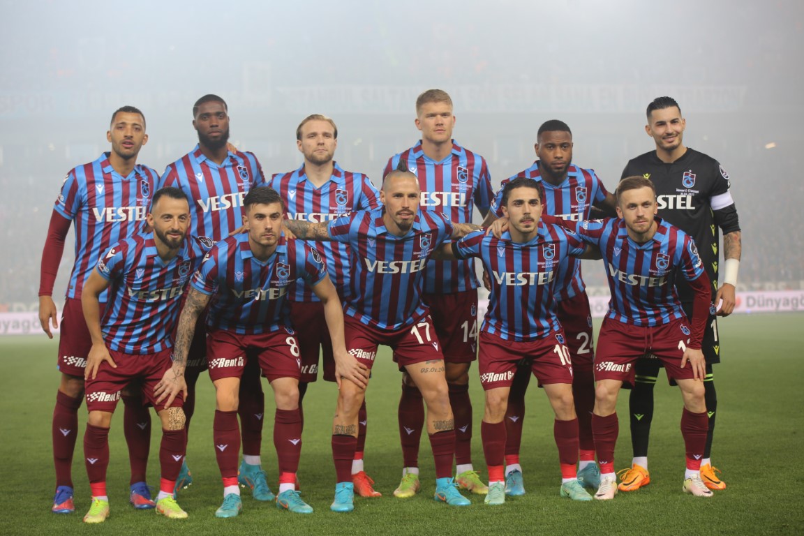 Trabzonspor’da şampiyon kadro dağlıyor
