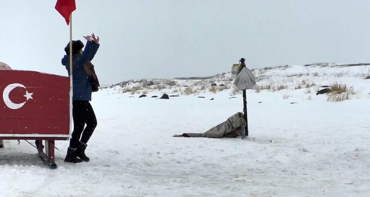 Kars’ta buz üstünde Kafkas dansı