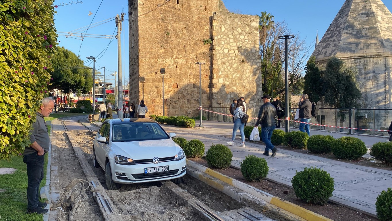 Her bakan nasıl girdiğini anlamaya çalıştı, 3 gün sonunda çıkartılabildi