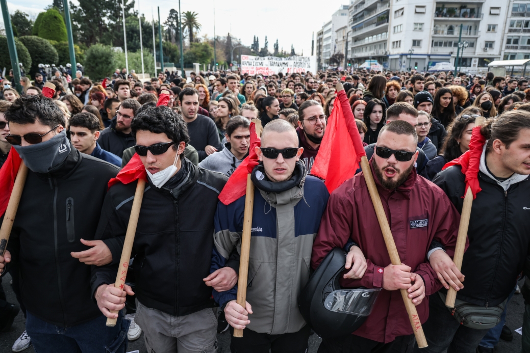 Yunanistan’da öğrenciler, özel üniversitelere karşı 3 gündür sokakta