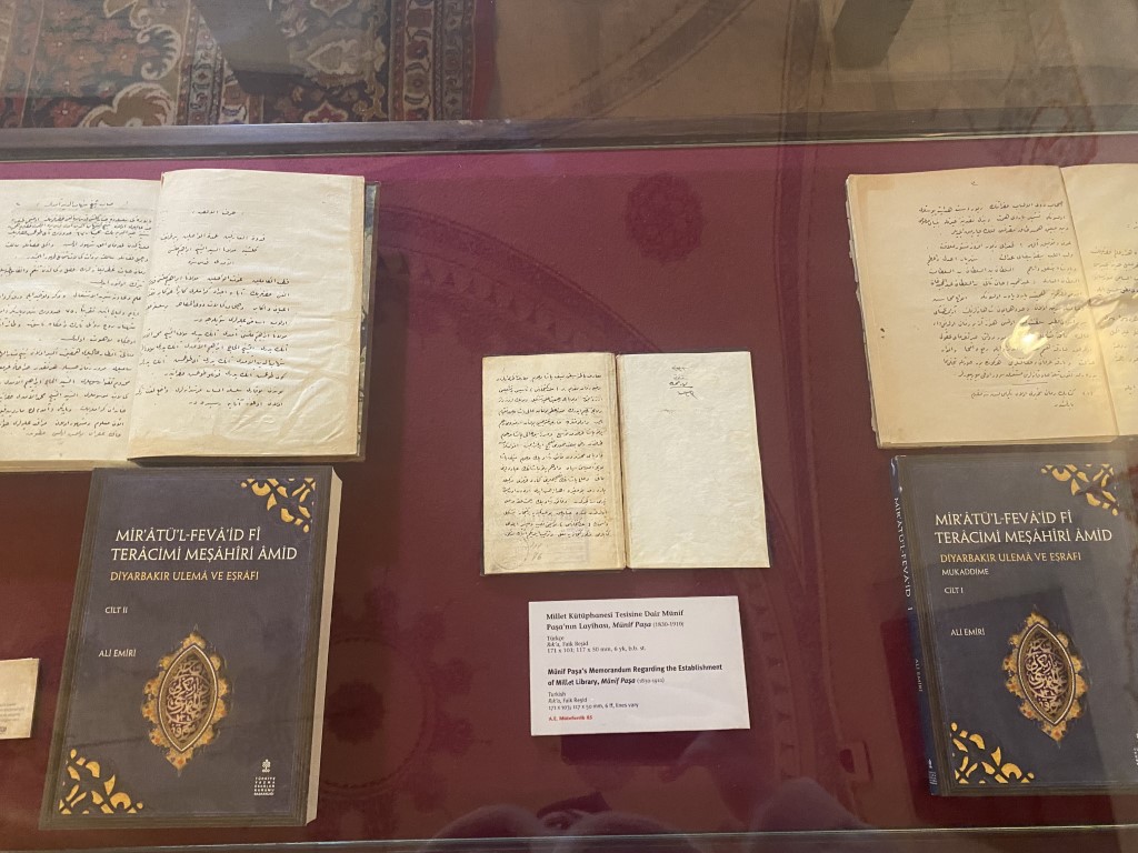 Ali Emiri Efendi’nin vefatının 100. yılında, Divanu Lügati’t- Türk sergisi açıldı