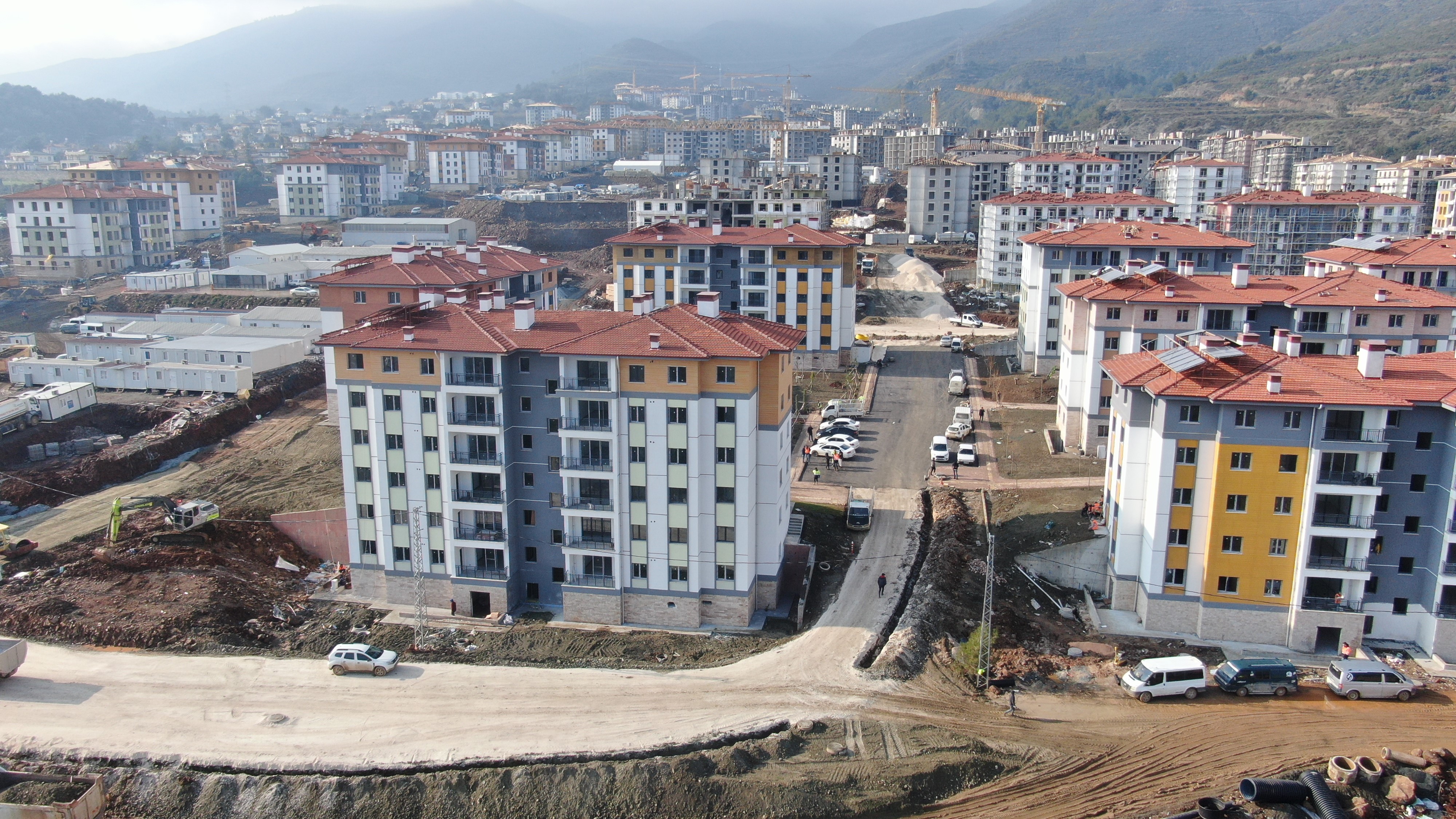 Depremin yerle bir ettiği Antakya’da adeta yeni bir şehir kuruldu