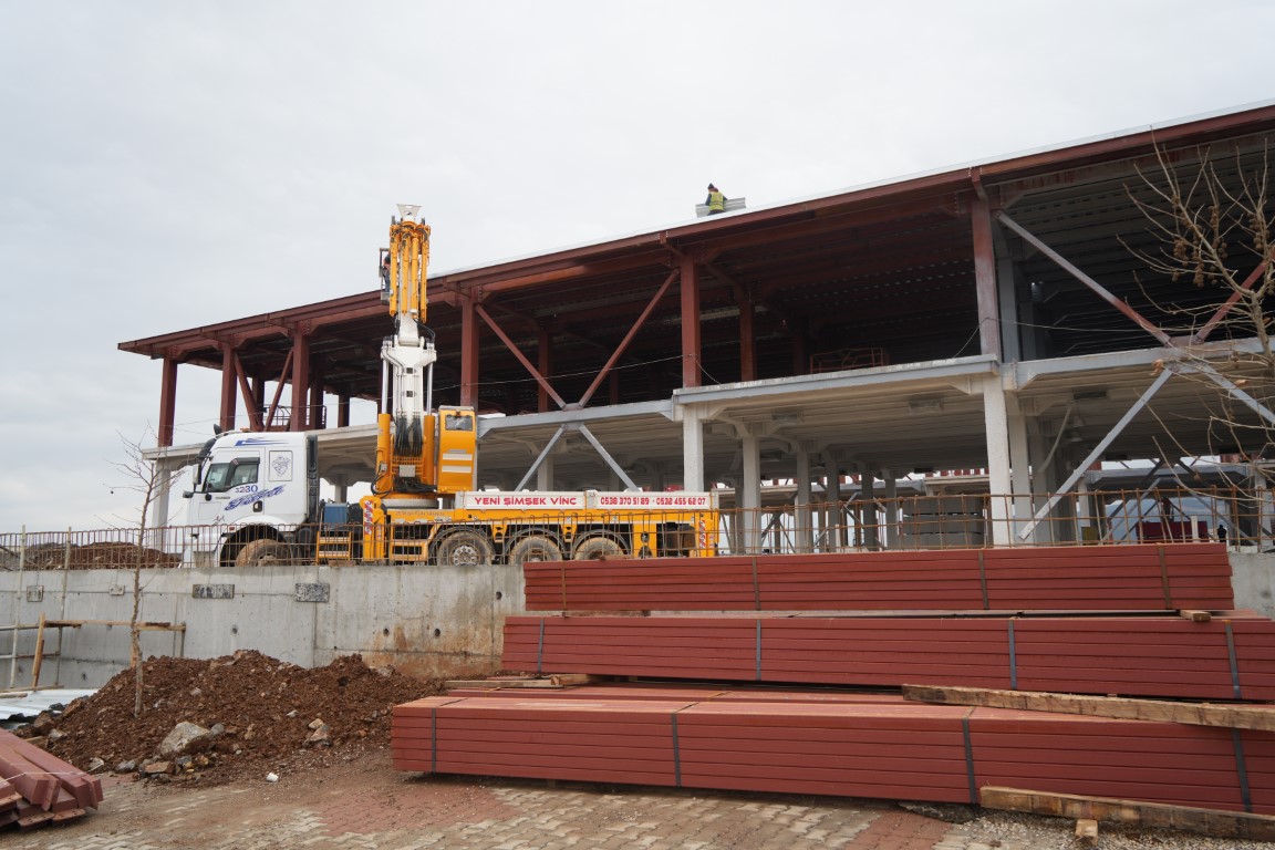 9 şiddetine dayanıklı çelikten yapılan hastane, Mart ayının sonunda teslim edilecek