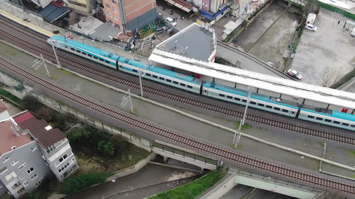 Tren bileti bulmak neredeyse imknsz hale geldi, sefer saylar yetmiyor