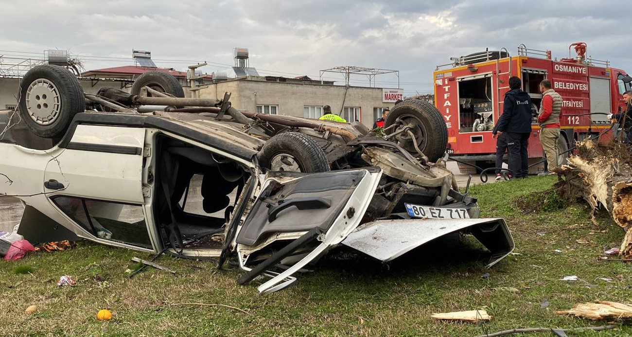 Tofaş’ın hurdaya döndüğü kazada 1’i ağır 3 kişi yaralandı