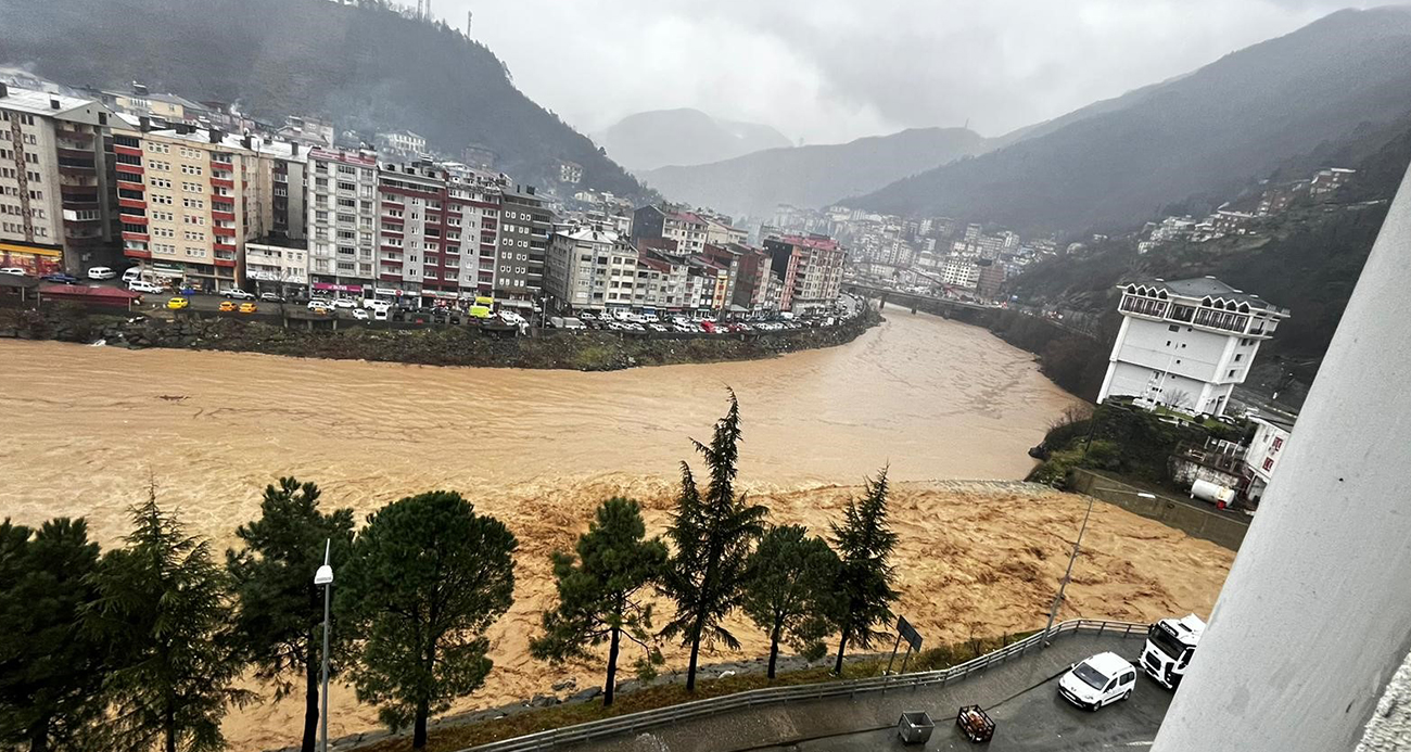 Artvin’de olumsuz hava koşulları nedeniyle eğitime bir gün ara verildi