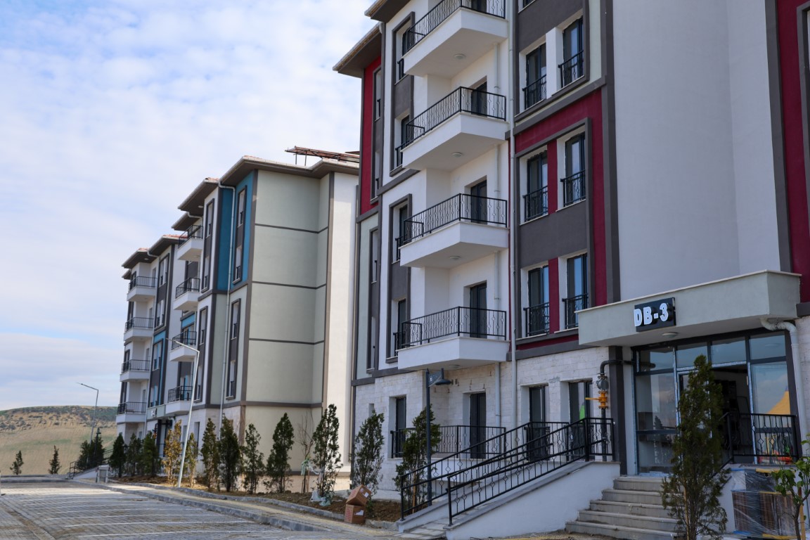 Osmaniye’nin Toprakkale TOKİ konutları depremzedeleri bekliyor