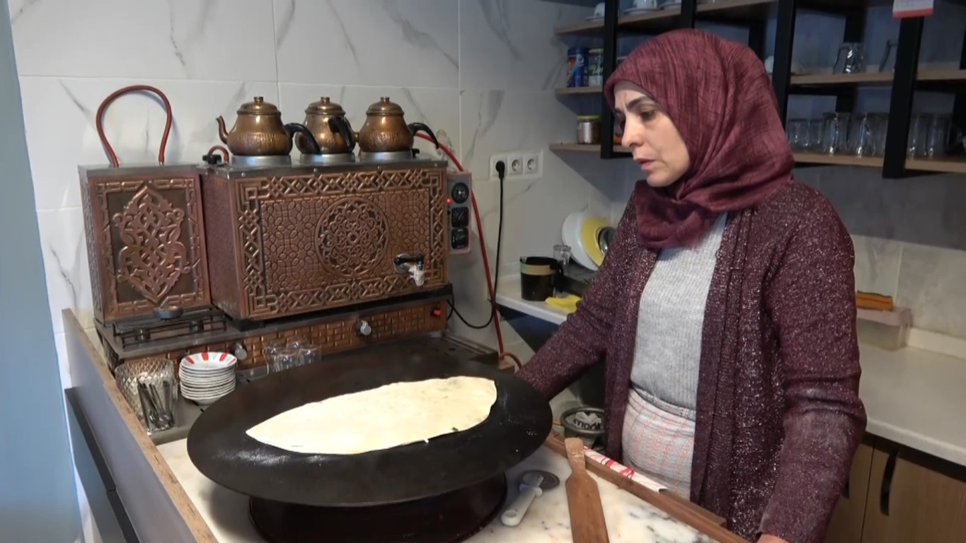 6 Şubat depreminden sonra Bursa’da yeni hayat....Minibüste başladılar, işyeri açtılar