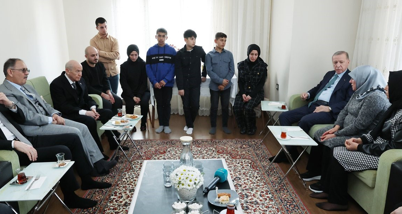Cumhurbaşkanı Erdoğan’dan depremzede aileye ziyaret