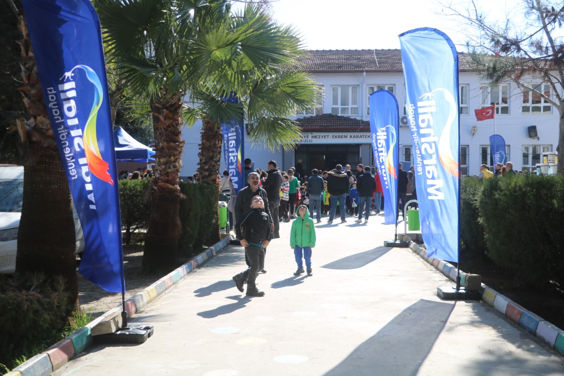 Depremde zarar gören okullar ‘Renklendir Hayatı’ sloganıyla hayat buluyor