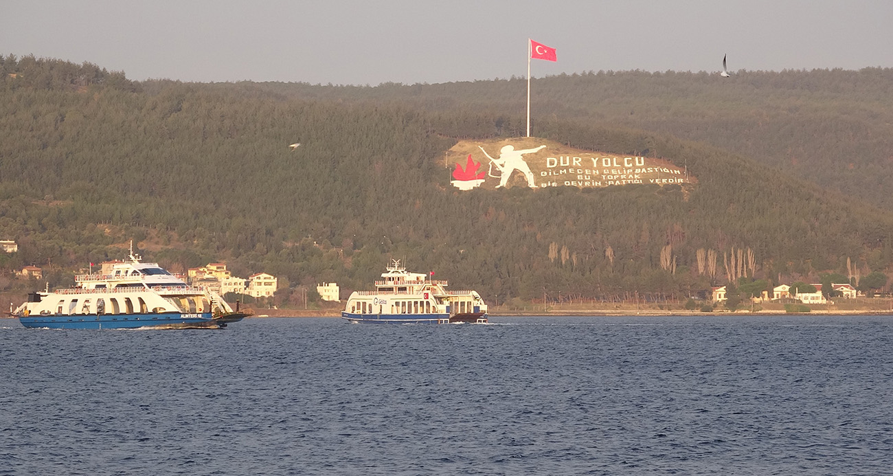 Bozcaada ve Gökçeada’ya bazı feribot seferlerine fırtına engeli