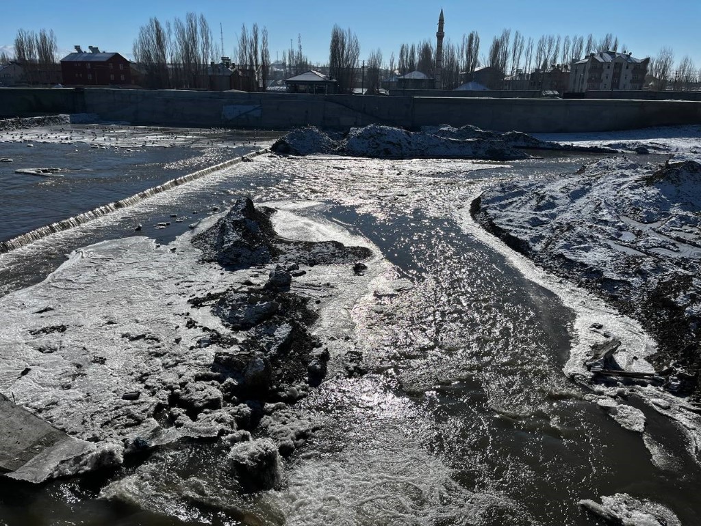 Ağrı’da soğuk hava etkili oluyor