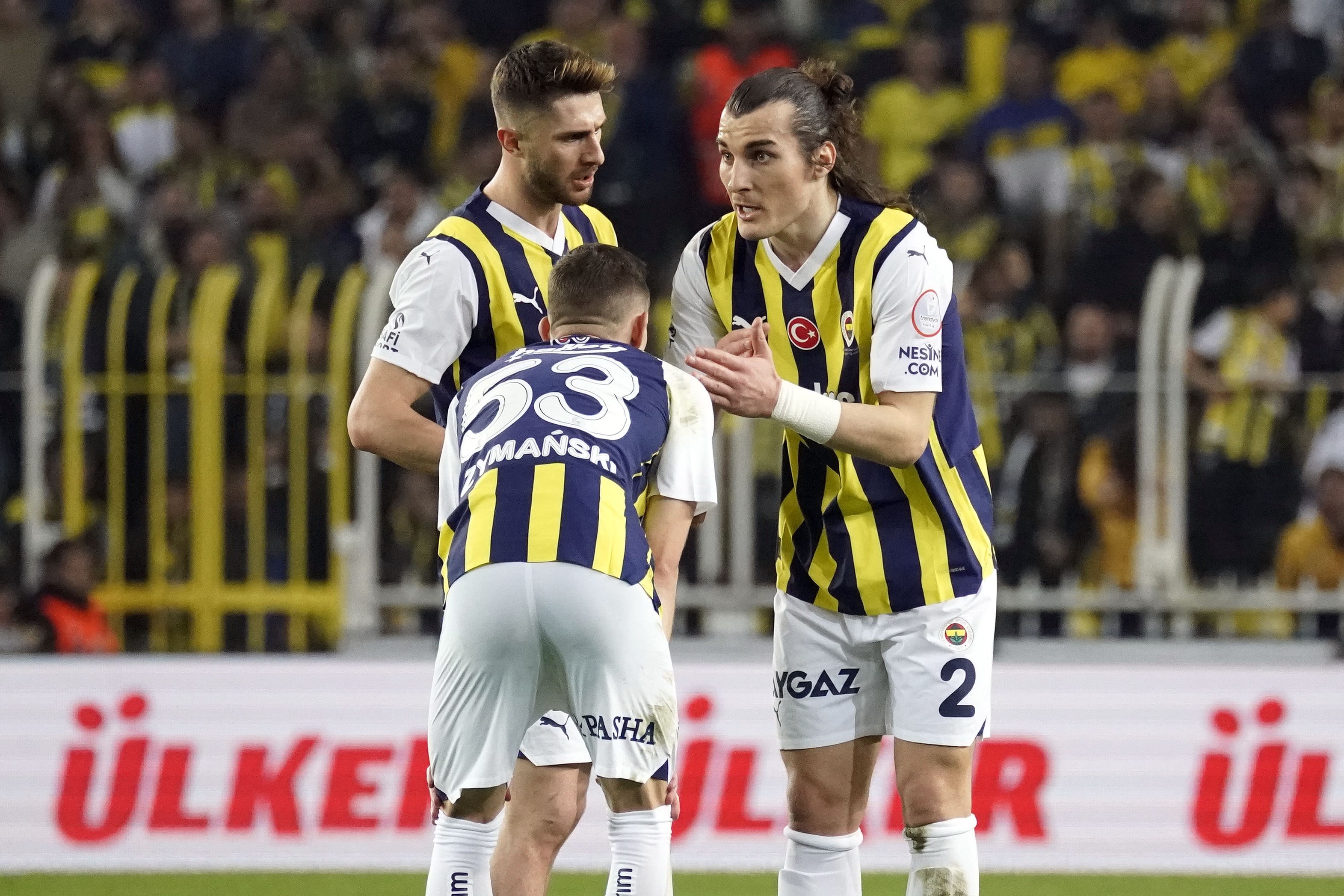 Kadıköy'de kazanan çıkmadı! Fenerbahçe zirveyi kaptırdı