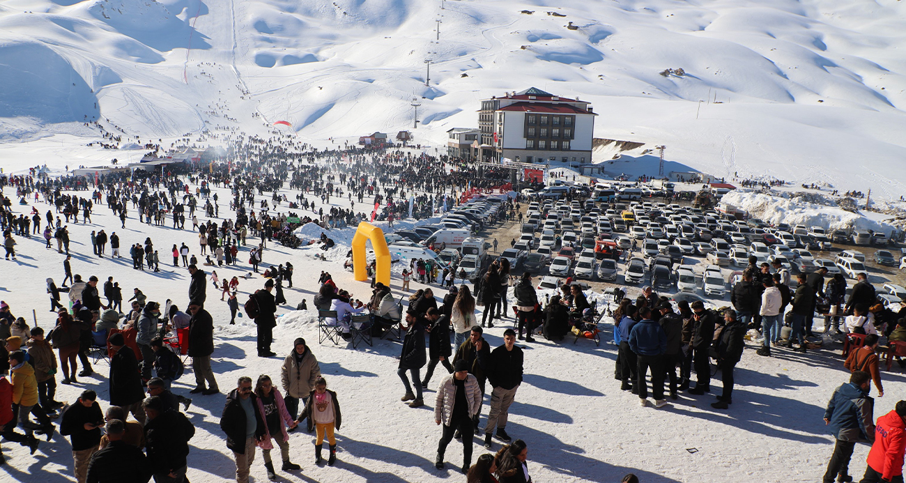 16 bin kişinin katıldığı Hakkari 5. Kar Festivali sona erdi