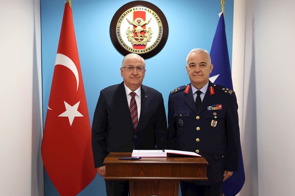 Milli Savunma Bakanı Güler, NATO Karargahı’ndaki Türk Askeri Temsil Heyet Başkanlığını ziyaret etti