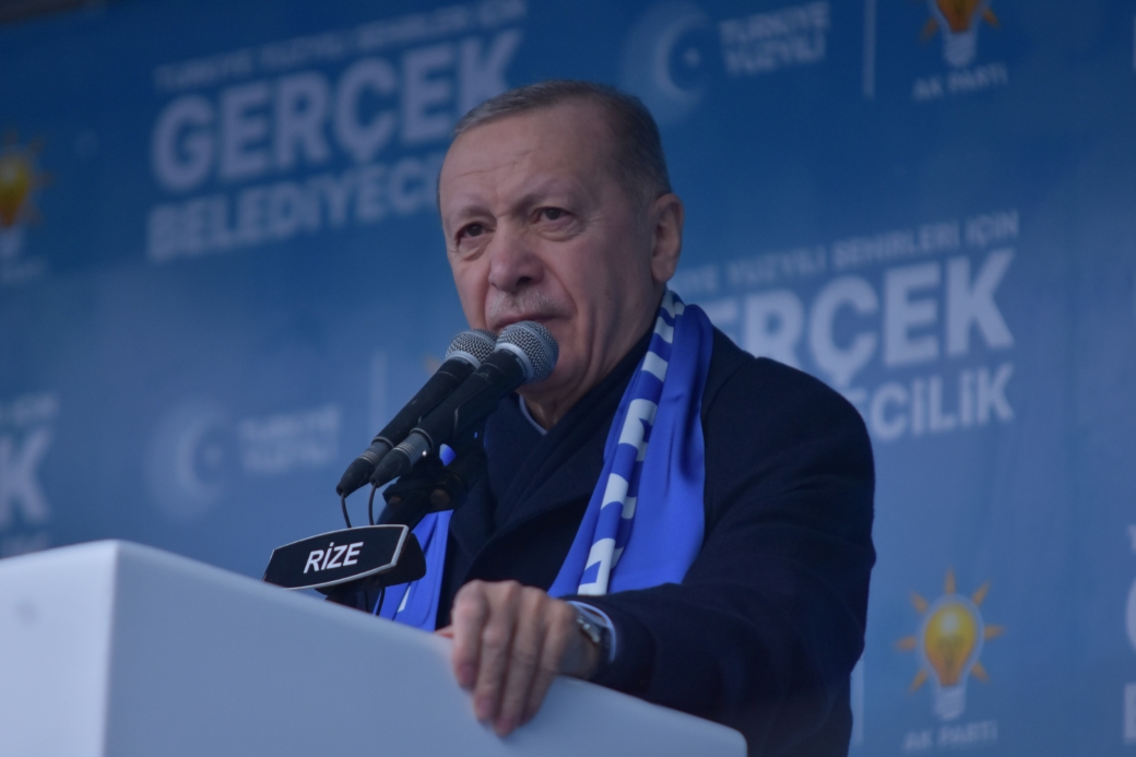 Cumhurbaşkanı Erdoğan: “Bölücü örgütün uzantıları ile ‘DEM’lenenlere esaslı bir ders vermeye hazır mıyız?”