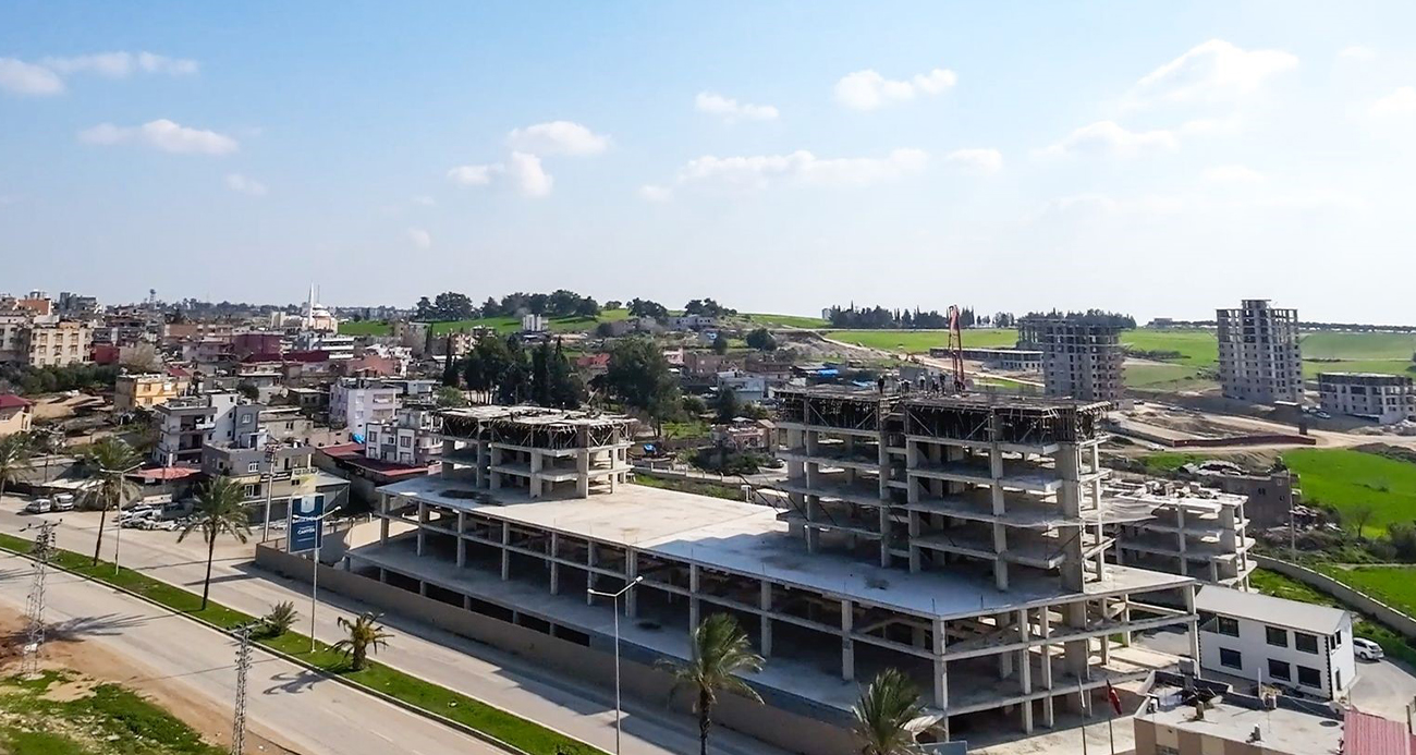 İnşaat projeleriyle hem doğayı koruyor hem de modern yaşam alanı sağlıyor
