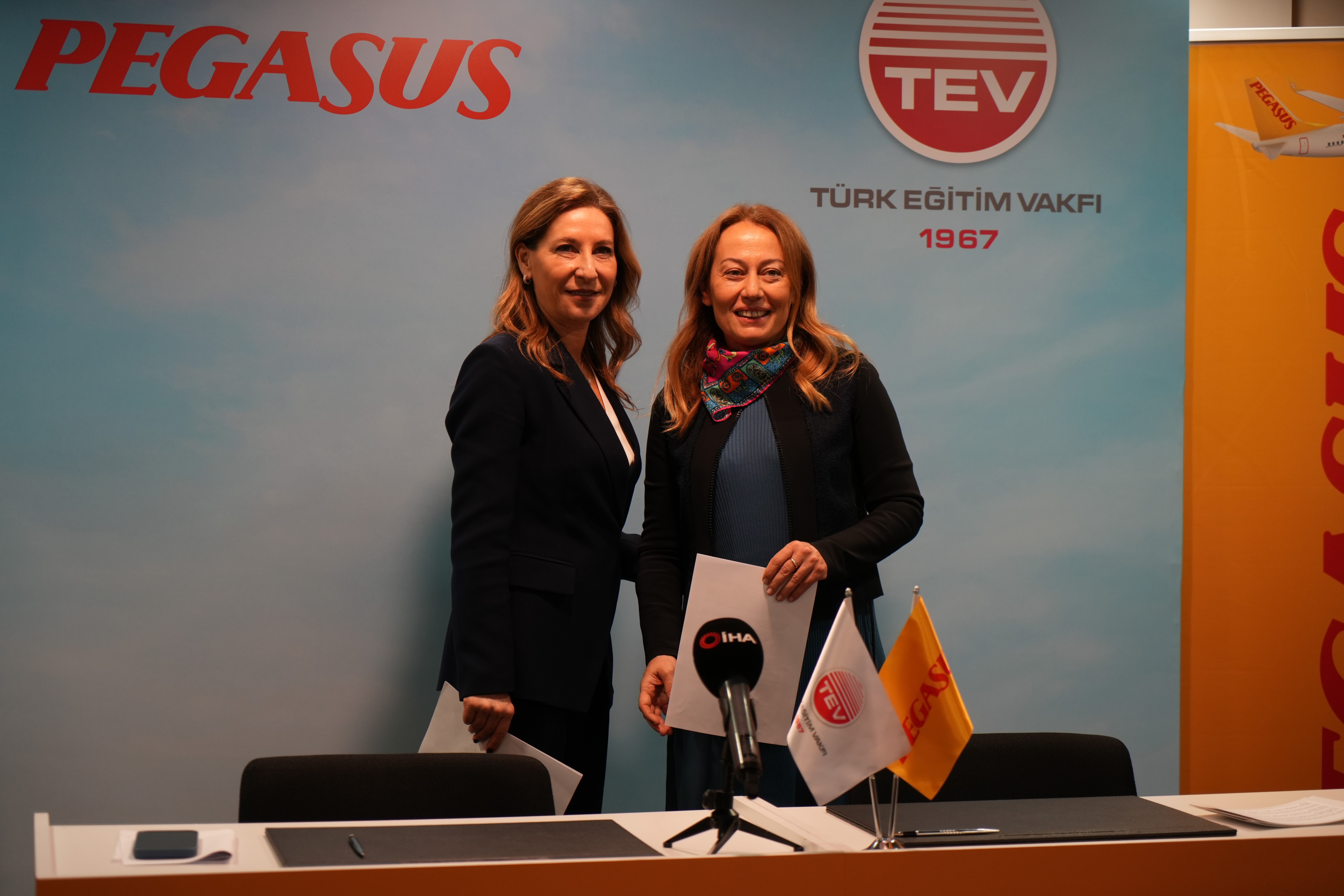 Pegasus ve TEV, 1000 kız öğrenciye üniversite bursu için imza attı