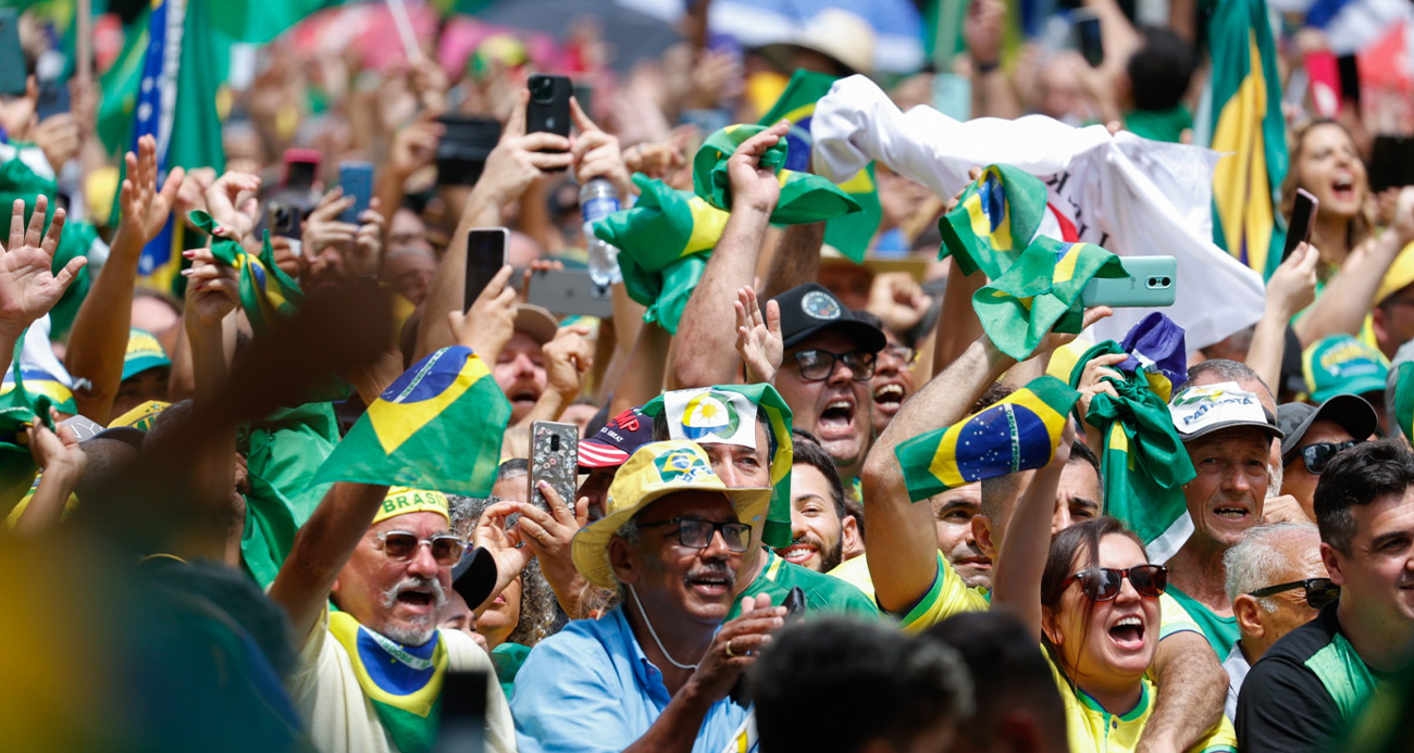 Brezilya’da eski Devlet Başkanı Bolsonaro’nun binlerce destekçisi sokağa indi