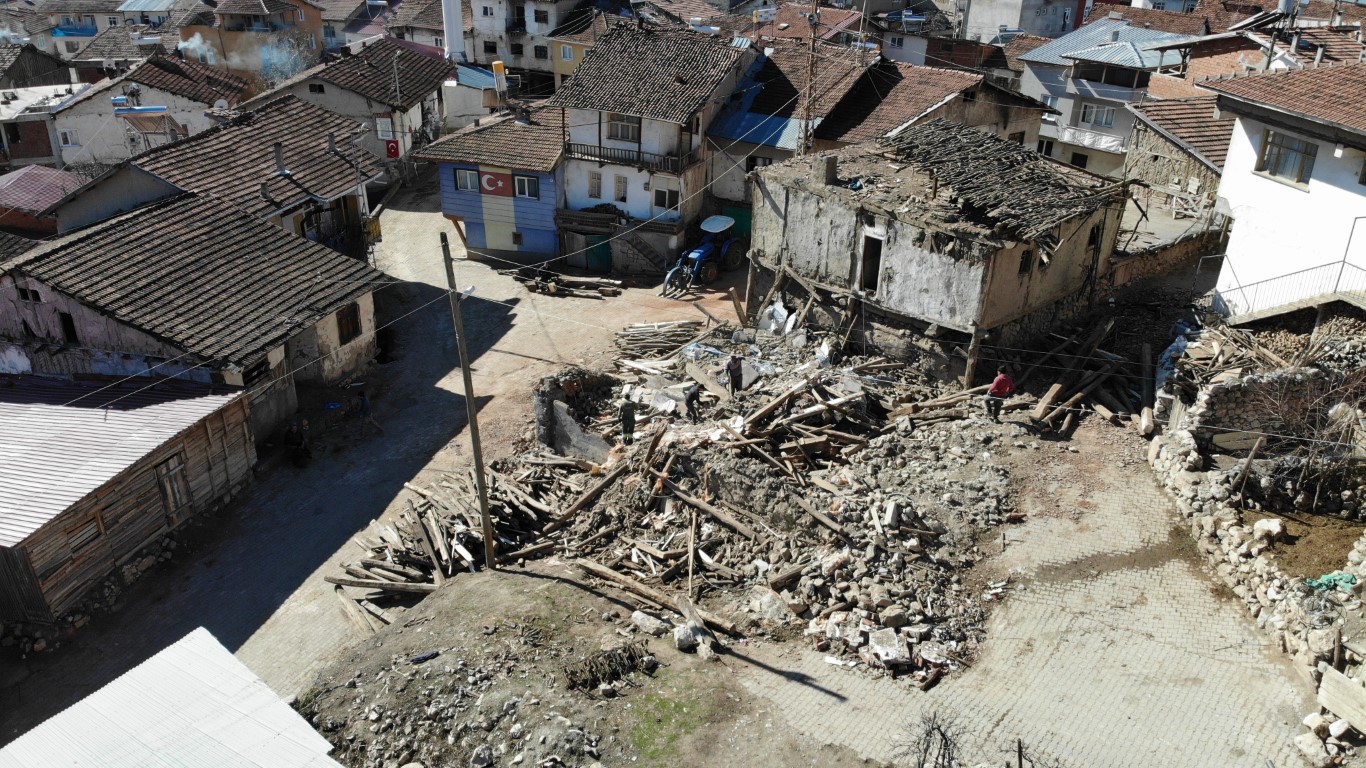 Evleri yenilenen Tokatlı şehidin anne babası, devlete duacı