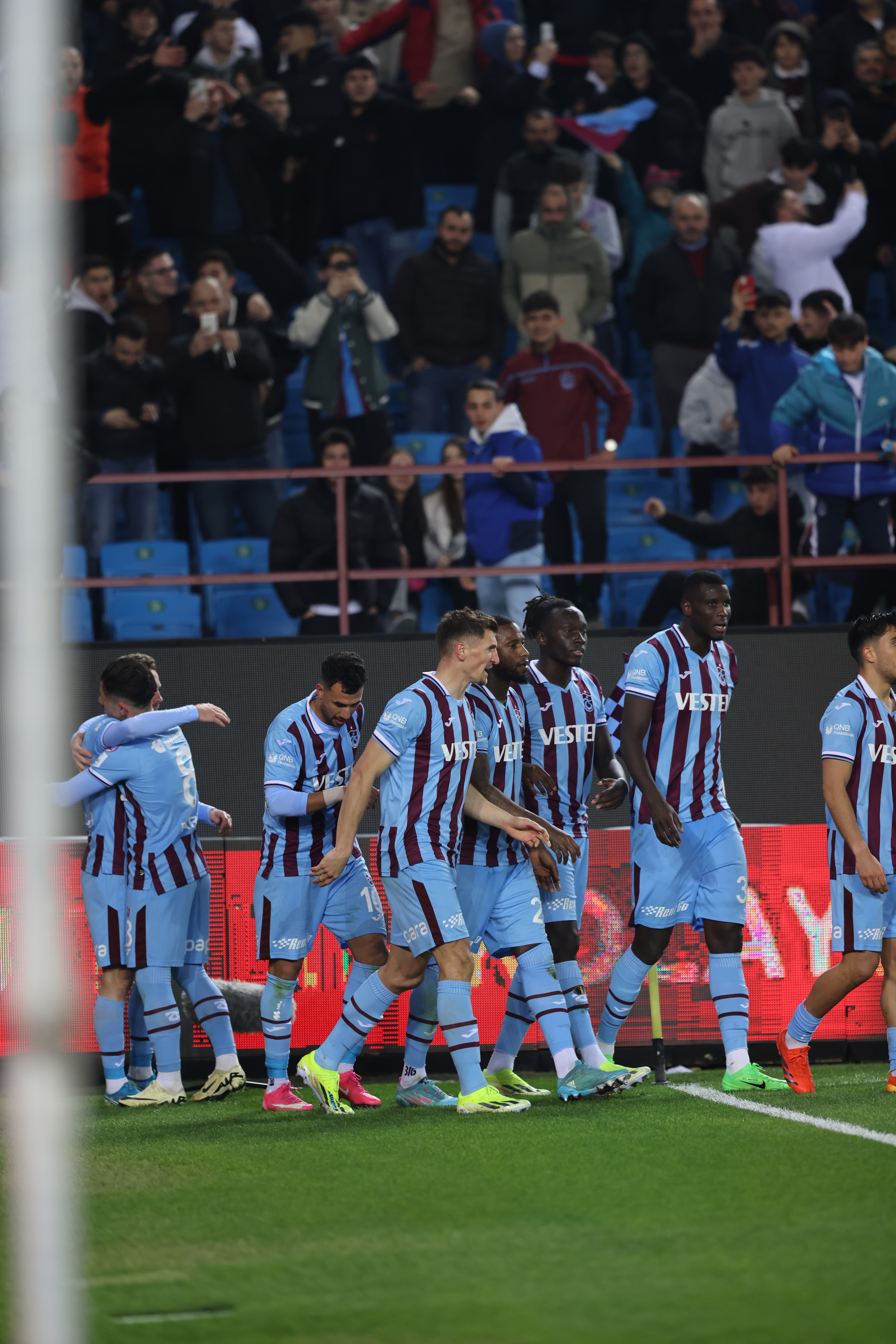 Başakşehir'i tek golle geçti! Trabzonspor yarı finalde