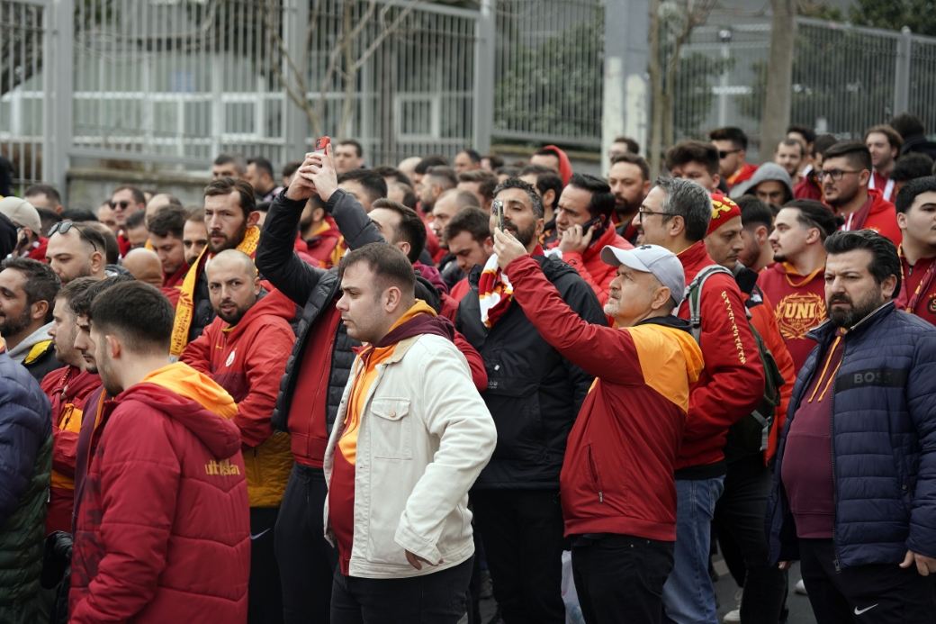 Galatasaray taraftarı, Dolmabahçe’de