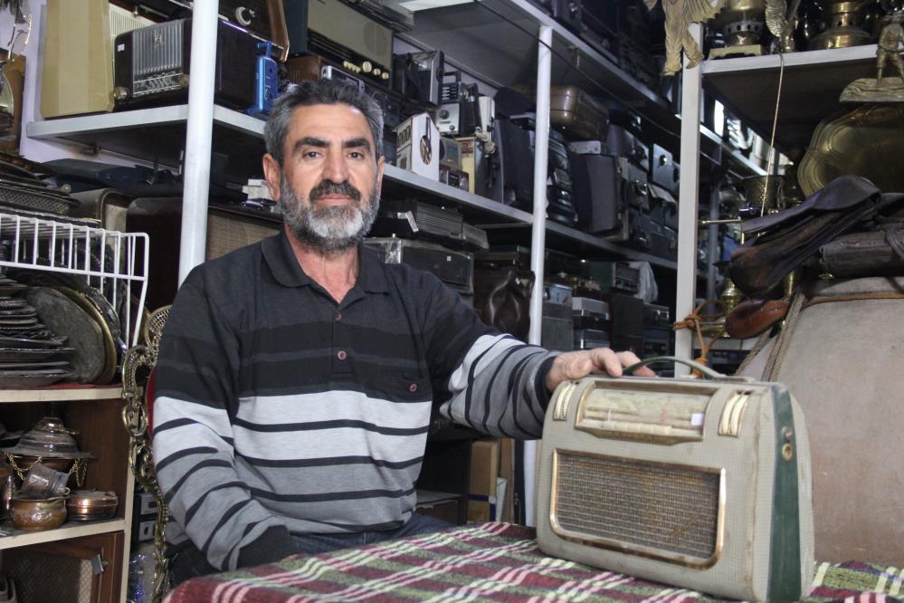 Antika tutkunu esnaf, biriktirdiği yüz binlerce eser ile müze açmak istiyor