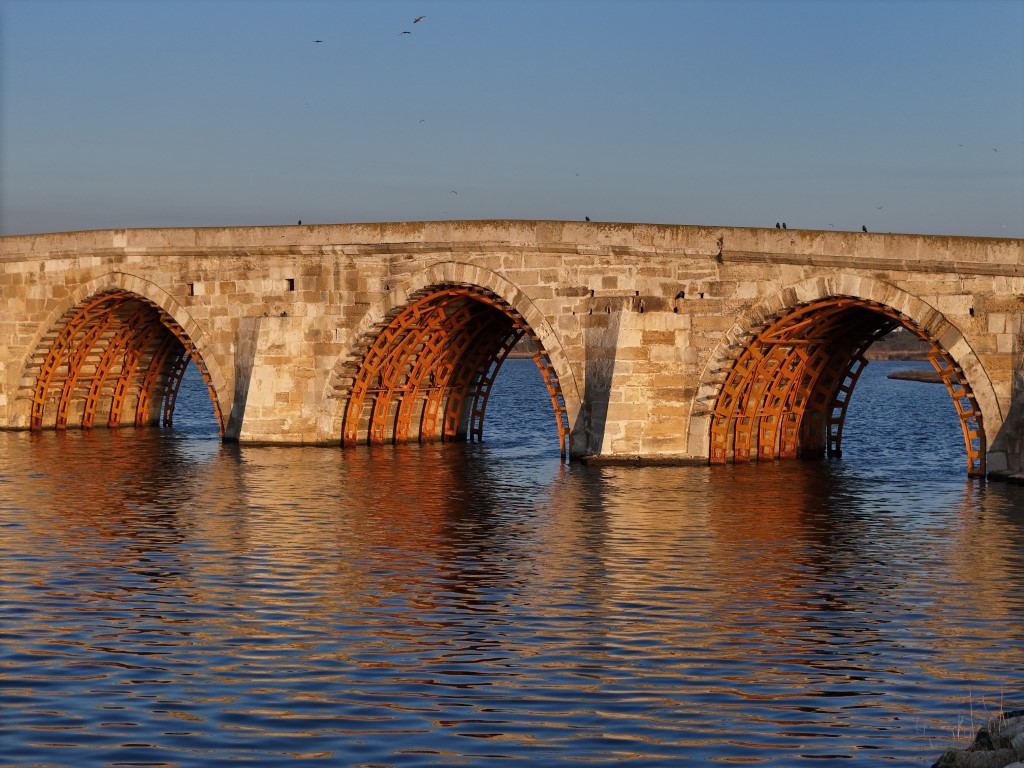 450 yıllık Kanuni Sultan Süleyman Köprüsü’nün restorasyonuna devam ediliyor