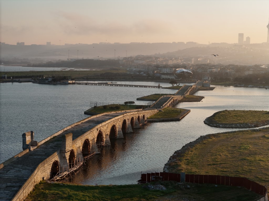 450 yıllık Kanuni Sultan Süleyman Köprüsü’nün restorasyonuna devam ediliyor