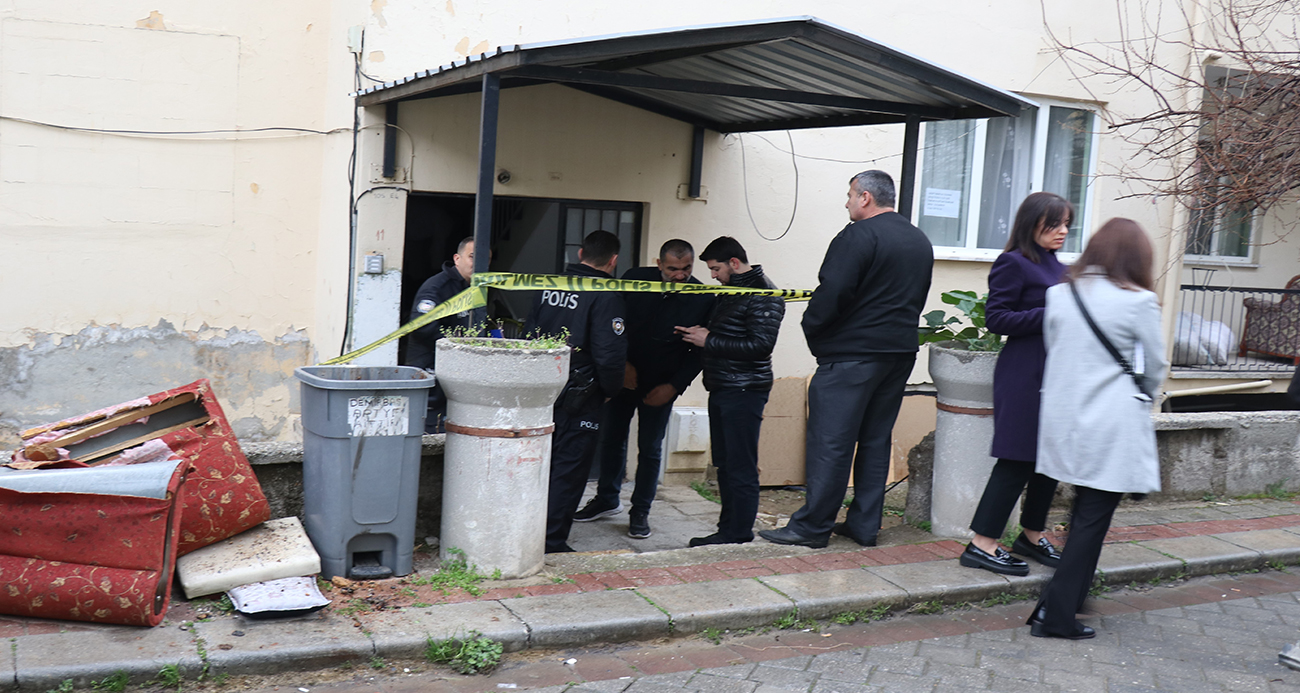 İşe gitmek için uyanan genç, annesi ve kardeşini ölü buldu