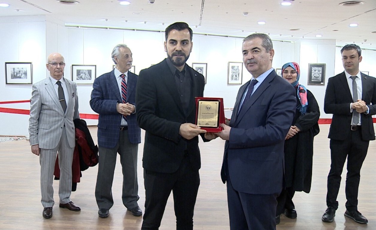 Deprem bölgesinden getirilen objelerin yer aldığı ‘Yaşamın İzleri’ sergisi açıldı