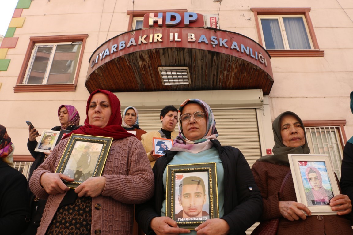 Evlat mücadelesindeki aileler 8 Mart’ı buruk geçirdi