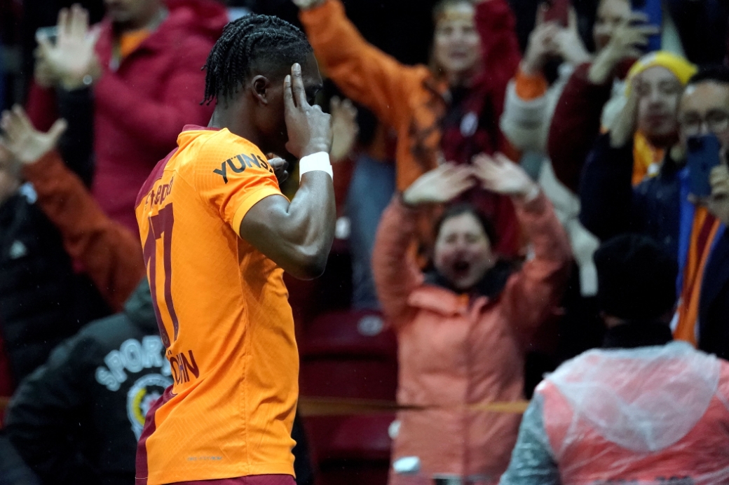 Derrick Köhn ilk gol sevincini yaşadı