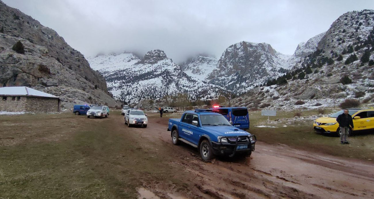 Aladağlar’da kar kütlesi altında kalan dağcı hayatını kaybetti