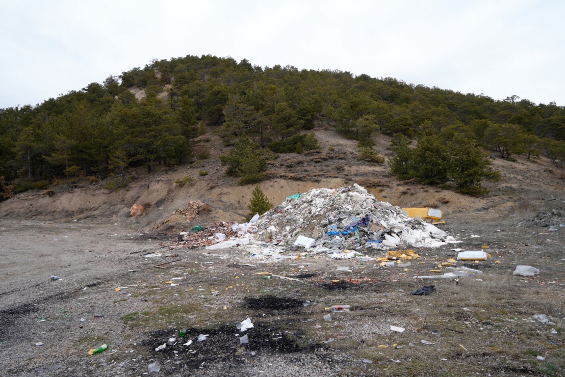Gümüşhane’de ormanı çöplüğe döndürdüler
