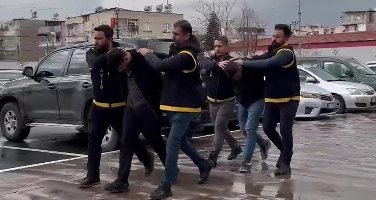 Silahla rehin alıp, mobil uygulamadan 200 bin TL gasp eden 2 kişi tutuklandı