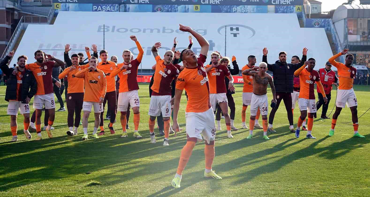 Galibiyet 3’lüsü Carlos Vinicius’tan