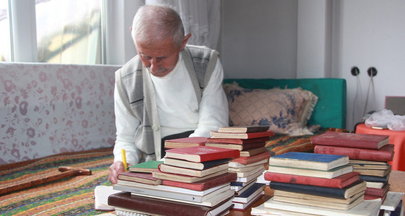 Asırlık çınar 72 yıldır günlük tutuyor