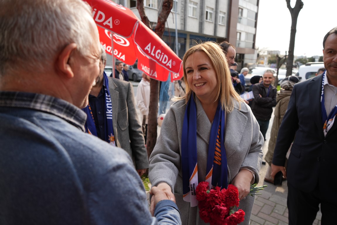 Bayraktar, “Bayrampaşa’da önceliğimiz kentsel dönüşüm ve otopark, kadın, çocuk, spor odaklı pek çok projemiz de var”