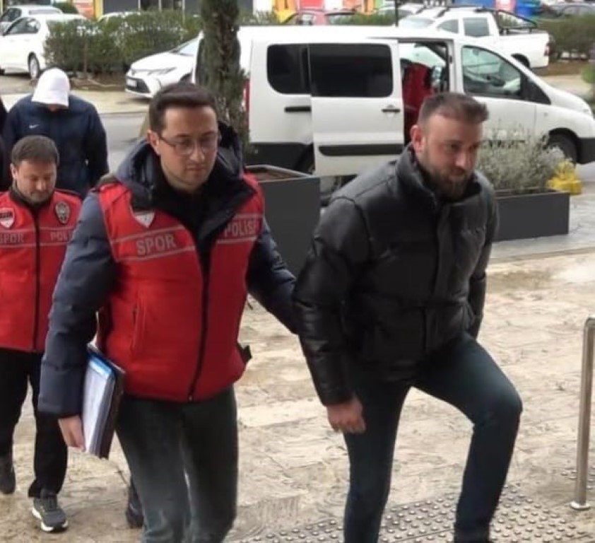 Trabzonspor - Fenerbahçe maçı sonrası çıkan olaylarda tutuklanan taraftar sayısı 3'e yükseldi