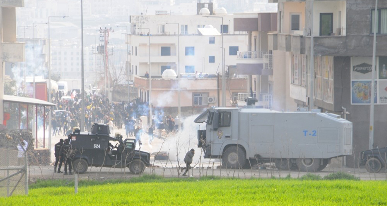 Cizre’de izinsiz gösteriye polis müdahale etti