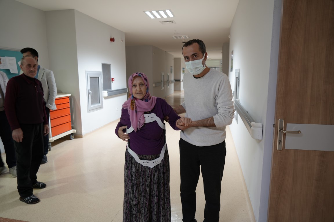 30 yıl sonra bel fıtığından kurtuldu