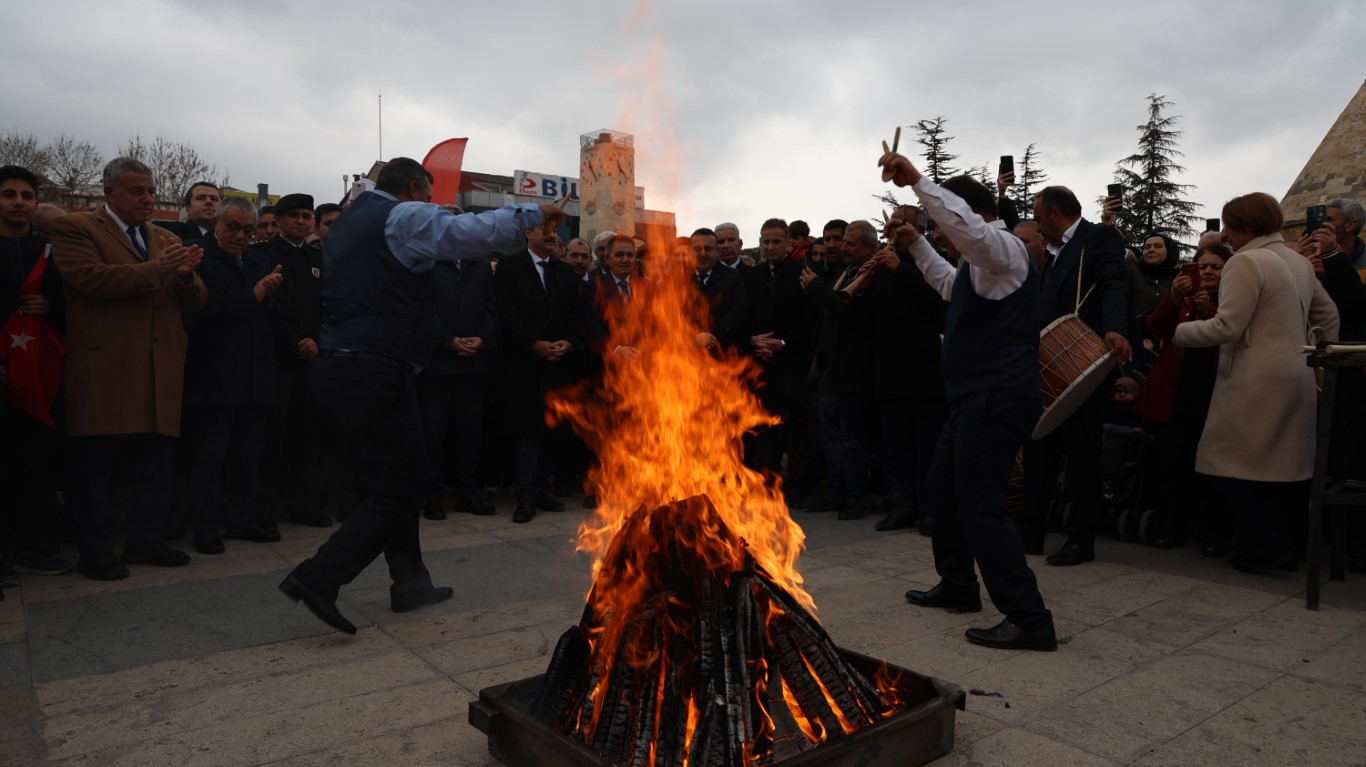 Cacabey’in gölgesinde Nevruz kutlandı