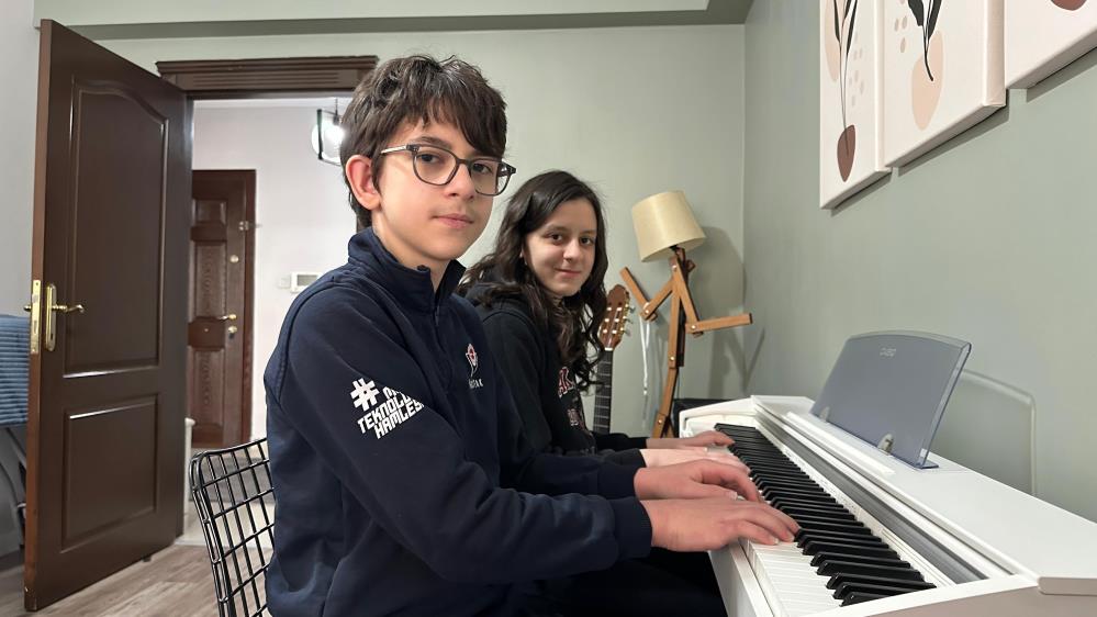 İki kardeşin matematik başarısı, Avrupa Olimpiyatlarında madalya kazandırdı