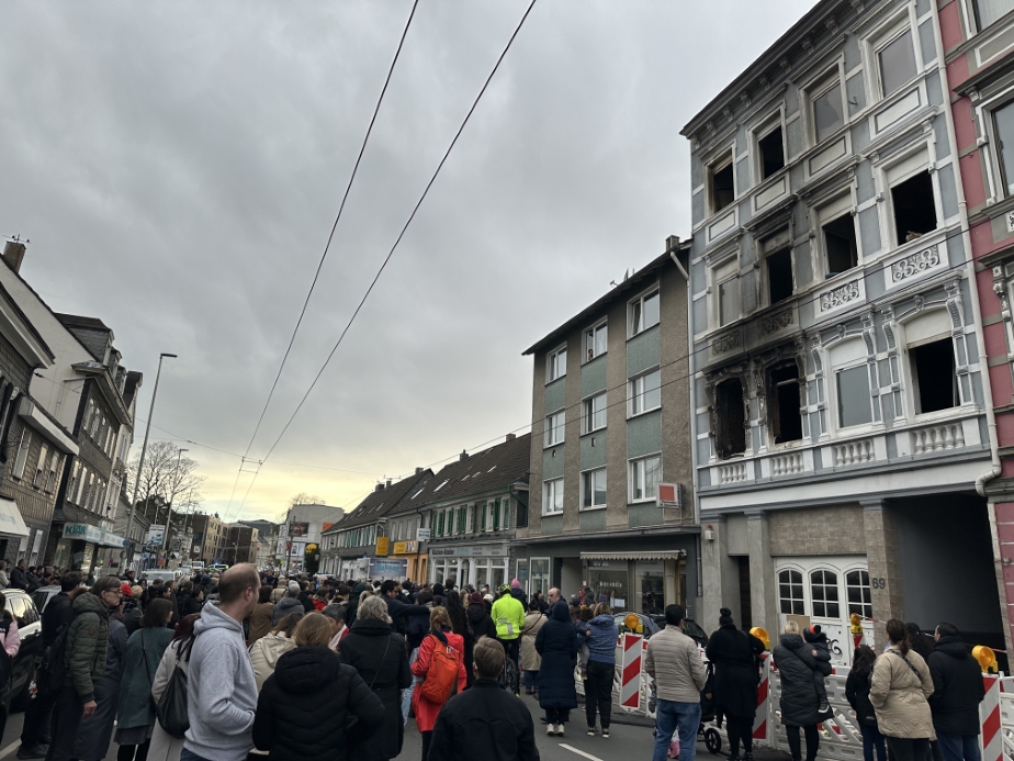 Solingen’de Türklerin yaşadığı bina kundaklandı: 2’si çocuk 4 ölü, 9 yaralı
